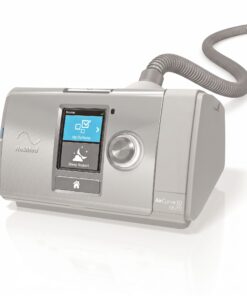 ResMed AirCurve 10 VAuto con manguera de aire estándar conectada