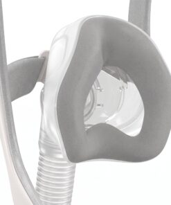 Detalle del grosor y suavidad del cojín de espuma de memoria UltraSoft de la mascarilla nasal ResMed AirTouch N20 montado en el marco