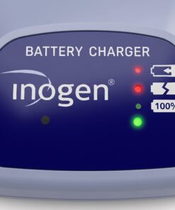 Panel de control del cargador externo Inogen One G4 con indicadores LED de carga y luz verde de batería al 100 por ciento