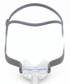 Mascarilla ResMed AirFit N30 vista frontal, cuna de silicona que apoya bajo la nariz y arnés de tela minimalista