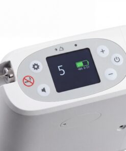 Panel de control del concentrador Rhythm P2 con pantalla LCD, niveles de flujo 1 a 5 e indicador de batería